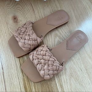 Marc Fisher “Reanna” Flat Slide Size 7.5